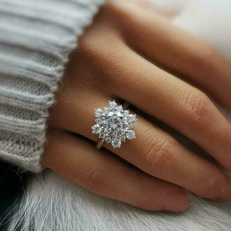 Crystal Flower Ring | White Gold